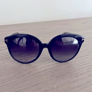 Authentic Tom Ford black women’s sunglasses!